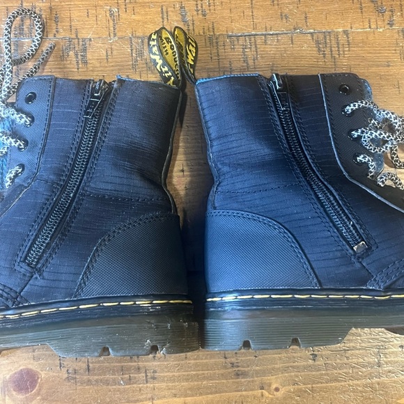 Dr. Martens Junior Combs Black and Blue Utility Combat Boots Boys Size 4 - Picture 6 of 14